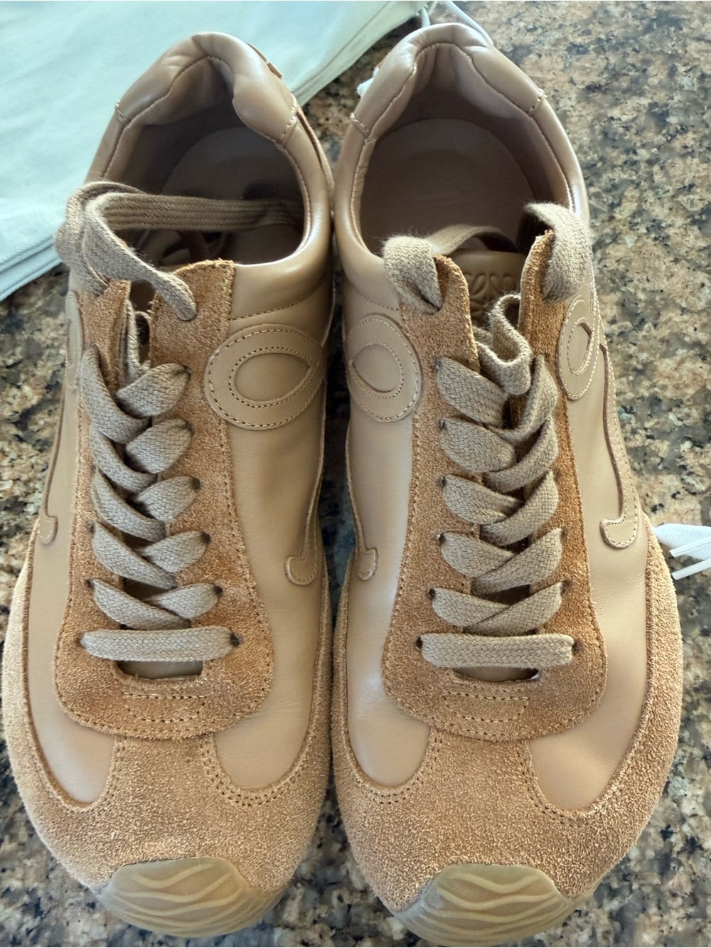 LOEWE Ballet Runner 2.0 Sneakers Tan/Camel Size 39 – Worn a few hours